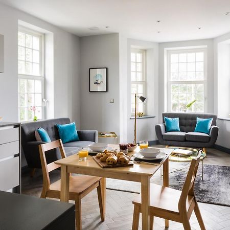 Farnborough Boutique By Viridian Apartments Exteriér fotografie
