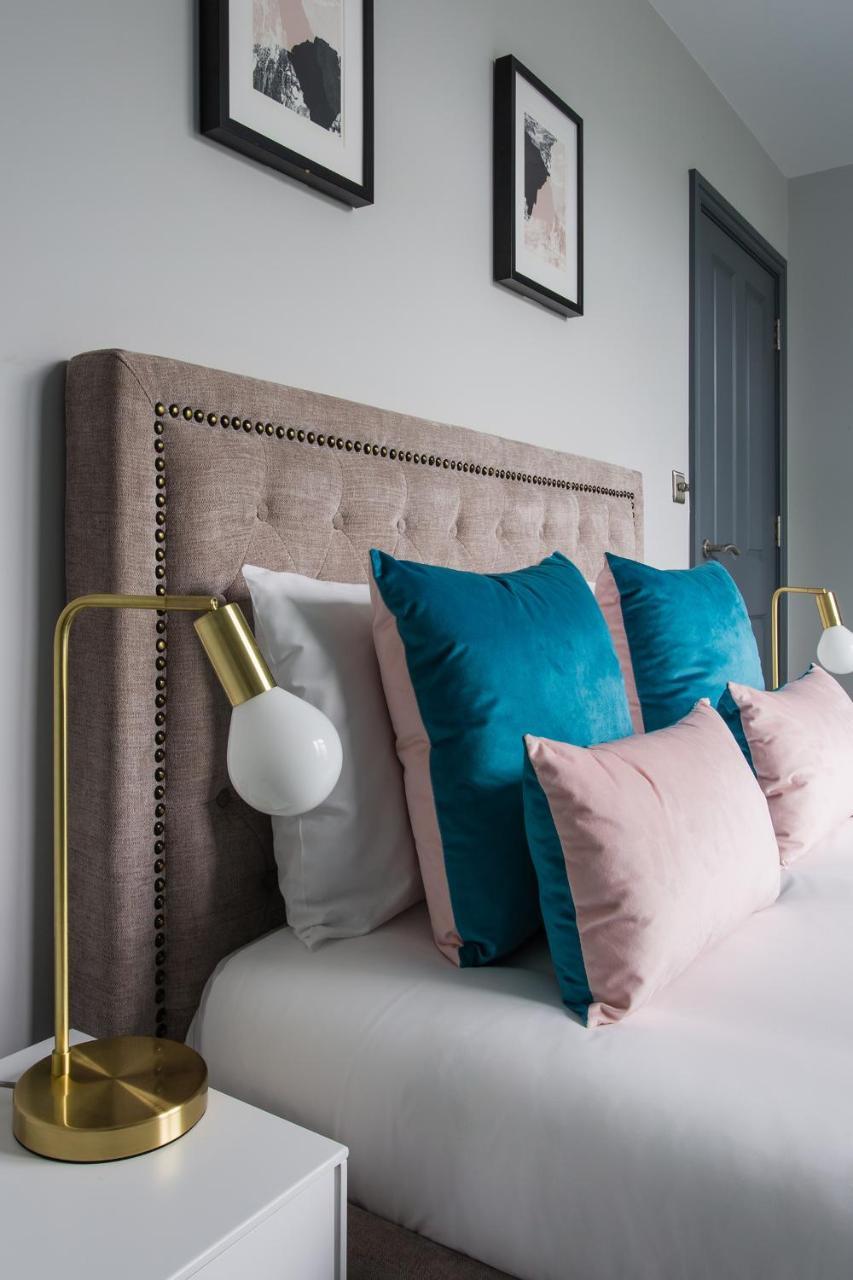 Farnborough Boutique By Viridian Apartments Exteriér fotografie